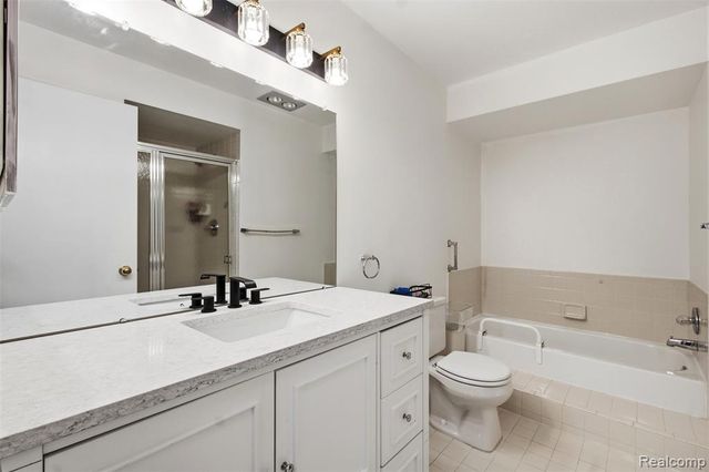 29825 Indian Trail Trail, Farmington Hills, MI 48331