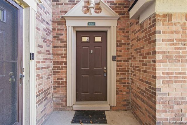 29825 Indian Trail Trail, Farmington Hills, MI 48331