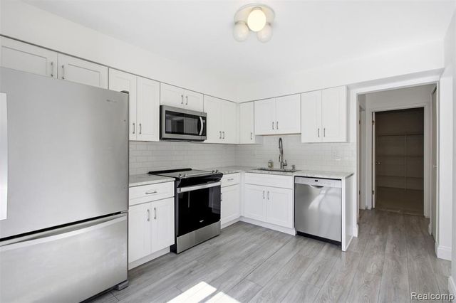 29825 Indian Trail Trail, Farmington Hills, MI 48331