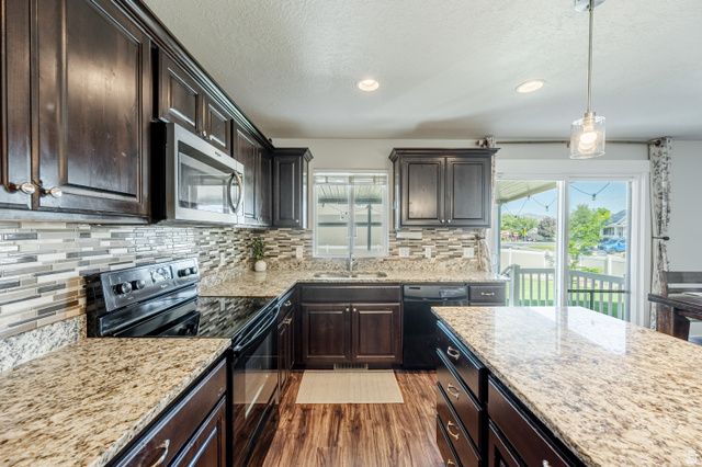 131 N REVERE LN, Lehi, UT 84043