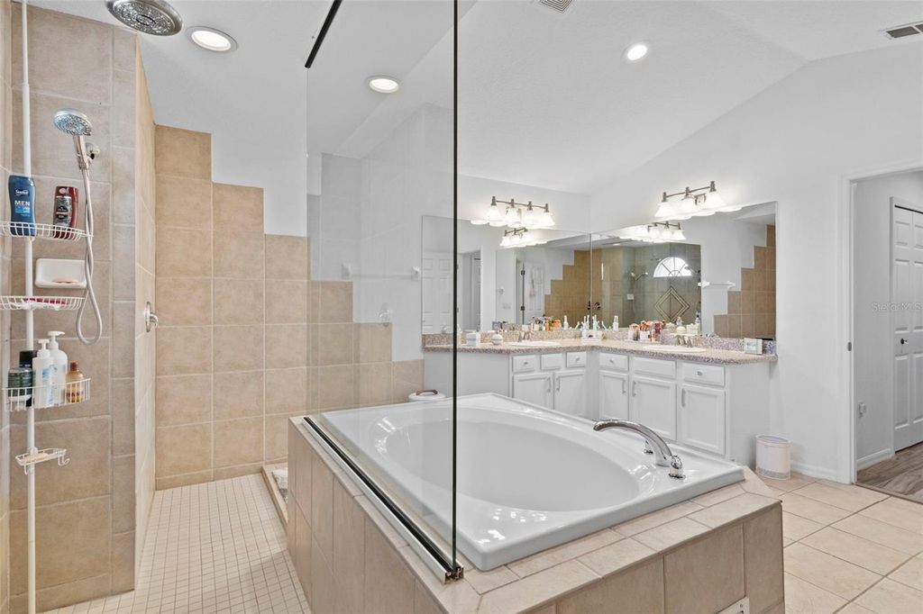 Image 38 of property listing at 4061 MISTY VIEW DRIVE, Spring Hill, FL 34609