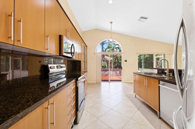 2712 Cayenne Avenue, Cooper City, FL 33026