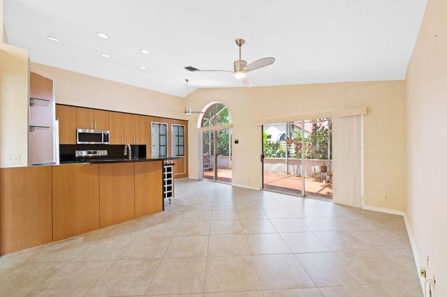 2712 Cayenne Avenue, Cooper City, FL 33026