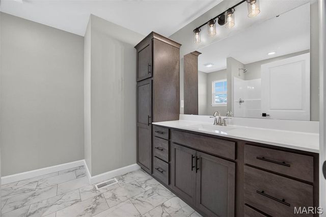 4819 Fitz James, Highland, IL 62249