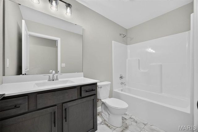 4819 Fitz James, Highland, IL 62249
