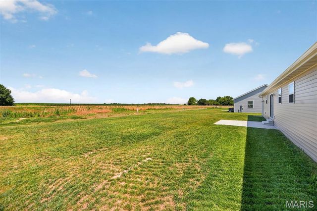 4819 Fitz James, Highland, IL 62249
