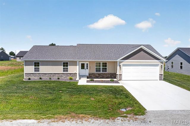 4819 Fitz James, Highland, IL 62249