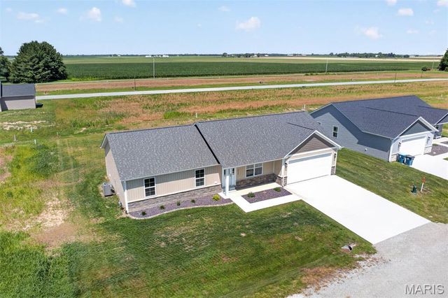 4819 Fitz James, Highland, IL 62249