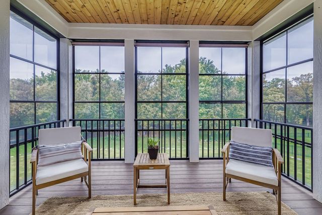 5676 Garden Drive, Woodbury, MN 55129