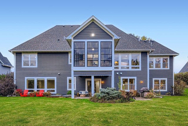 5676 Garden Drive, Woodbury, MN 55129