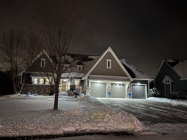 5676 Garden Drive, Woodbury, MN 55129