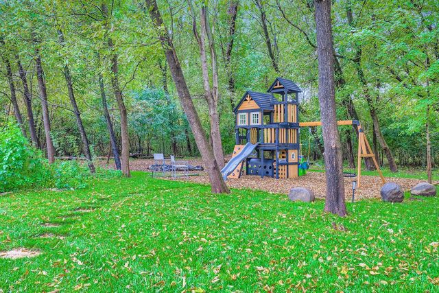 5676 Garden Drive, Woodbury, MN 55129