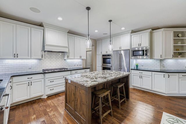 5676 Garden Drive, Woodbury, MN 55129