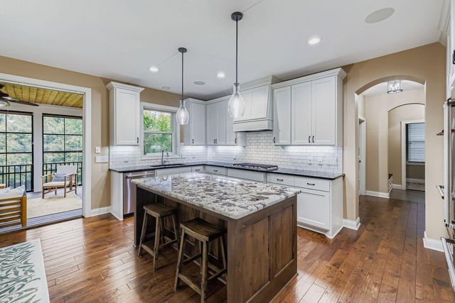 5676 Garden Drive, Woodbury, MN 55129