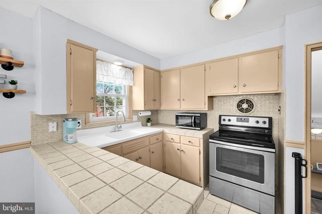 523 DORCHESTER AVE, Reading, PA 19609
