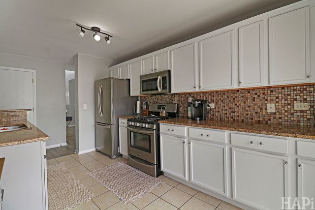 346 Prairie Mist Drive, Round Lake, IL 60073