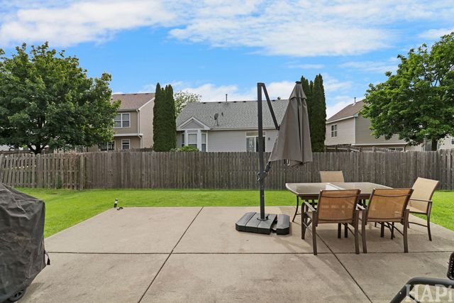 346 Prairie Mist Drive, Round Lake, IL 60073