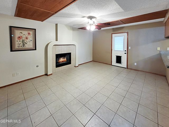 7565 LUZ DE LUMBRE Avenue, El Paso, TX 79912