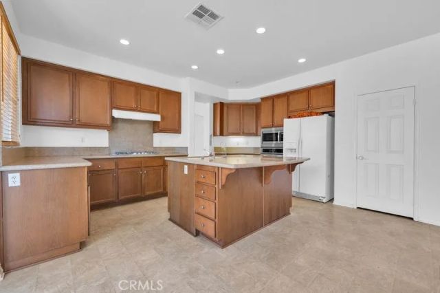 26868 Claystone Dr, Moreno Valley, CA 92555