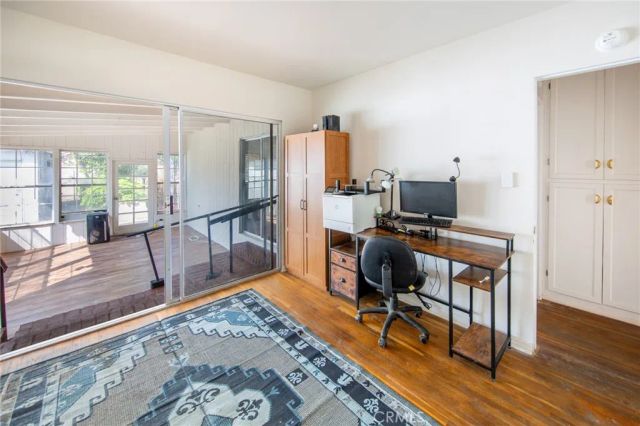 6025 Willowcrest Avenue, North Hollywood, CA 91606