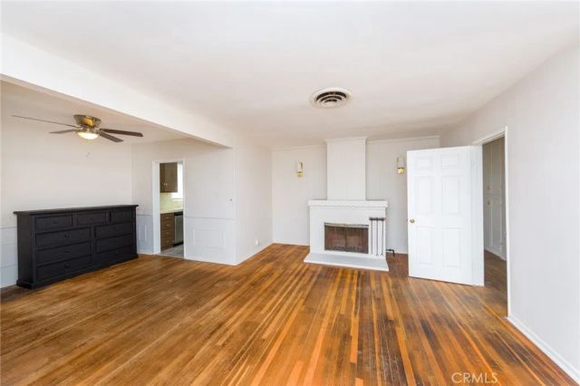 6025 Willowcrest Avenue, North Hollywood, CA 91606