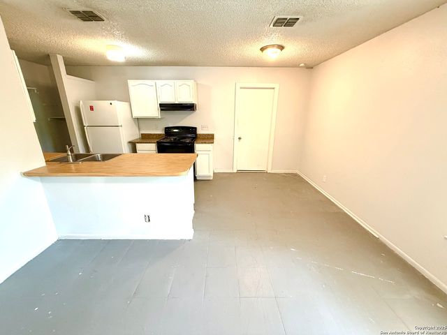 6921 Belforest, San Antonio, TX 78239