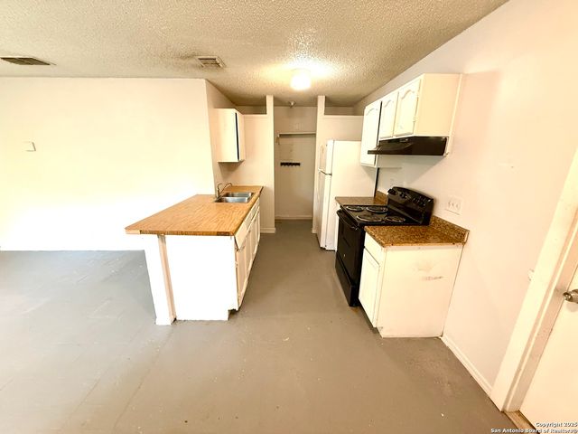 6921 Belforest, San Antonio, TX 78239