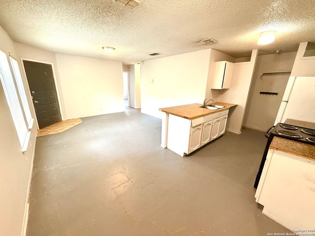 6921 Belforest, San Antonio, TX 78239