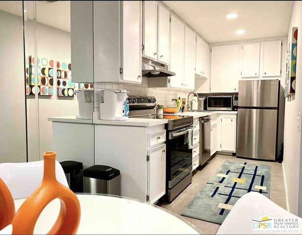 751 N Los Felices Circle 206, Palm Springs, CA 92262