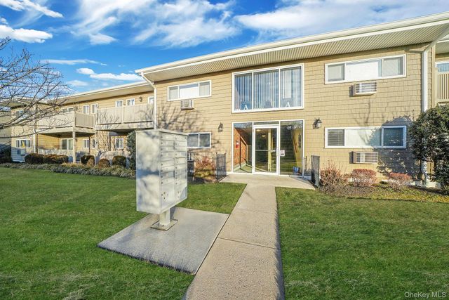 365 Route 111 A2, Smithtown, NY 11787