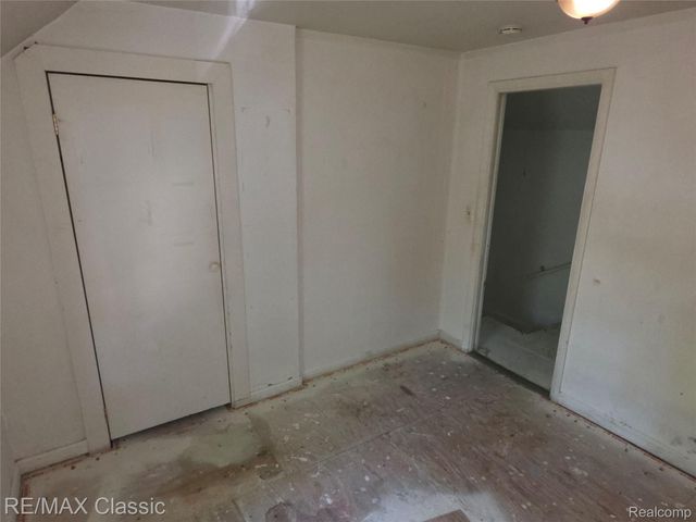 18 Stanton Street, Oxford Village, MI 48371