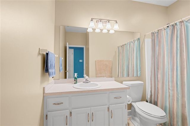 802 Courtland Court, Belton, MO 64012