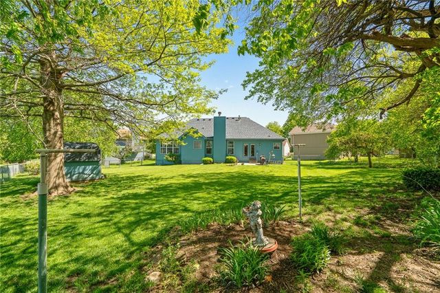 802 Courtland Court, Belton, MO 64012