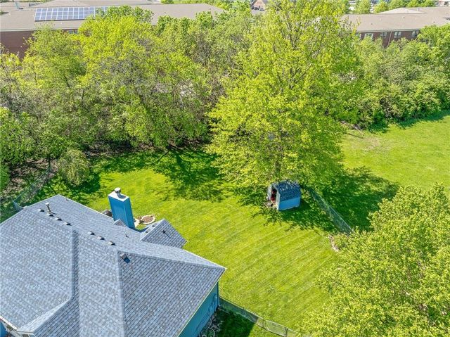 802 Courtland Court, Belton, MO 64012