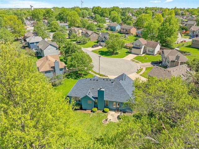 802 Courtland Court, Belton, MO 64012