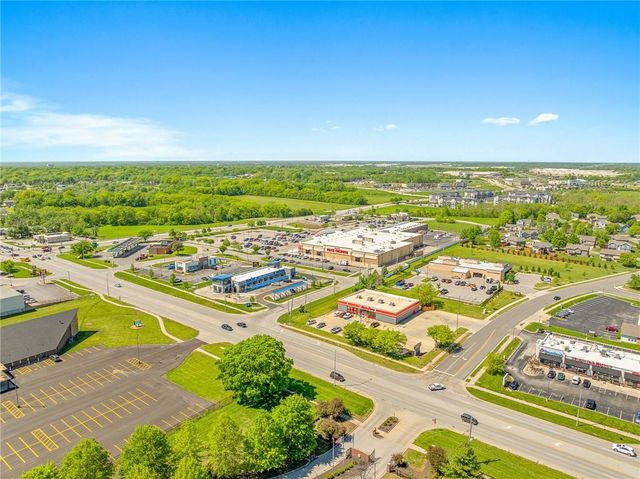 802 Courtland Court, Belton, MO 64012