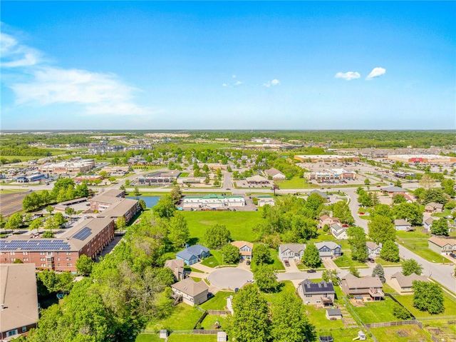 802 Courtland Court, Belton, MO 64012