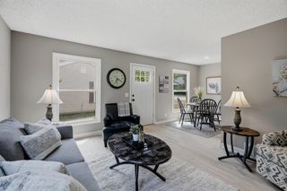 4980 Grenwich Trail N, Oakdale, MN 55128