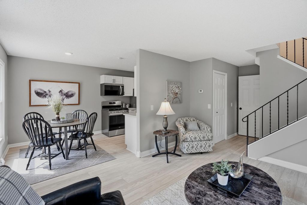 4980 Grenwich Trail N, Oakdale, MN 55128 — photo 4