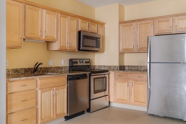 80 N Warren St 31, Woburn, MA 01801