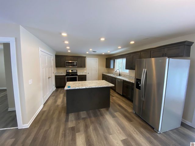 2135 Old Canton Pike, Cadiz, KY 42211