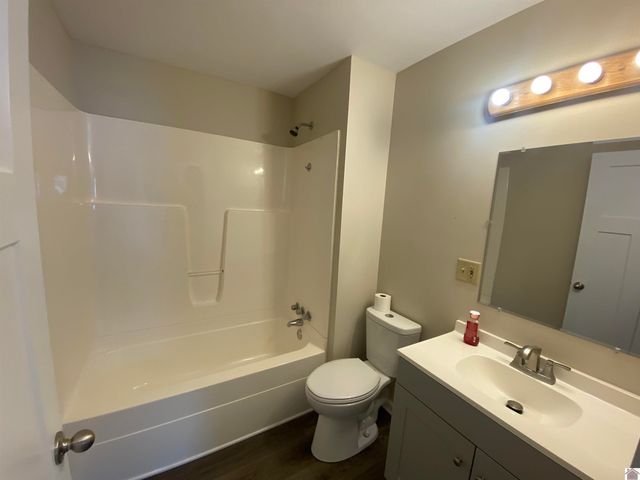 2135 Old Canton Pike, Cadiz, KY 42211