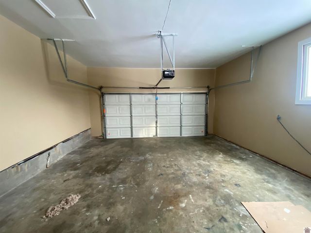 2135 Old Canton Pike, Cadiz, KY 42211