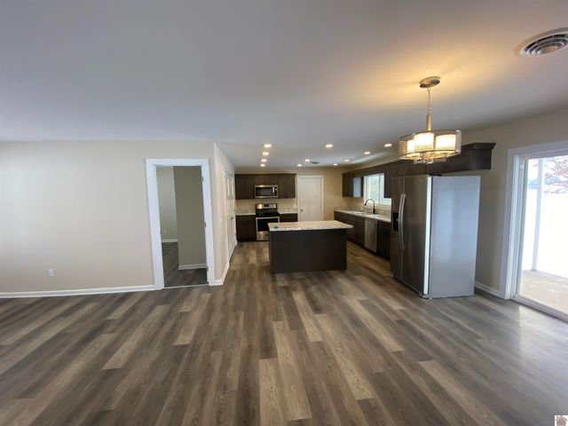 2135 Old Canton Pike, Cadiz, KY 42211