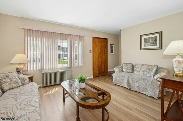 430 Myrtle Ave, Roselle Park Boro, NJ 07204