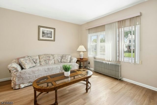 430 Myrtle Ave, Roselle Park Boro, NJ 07204