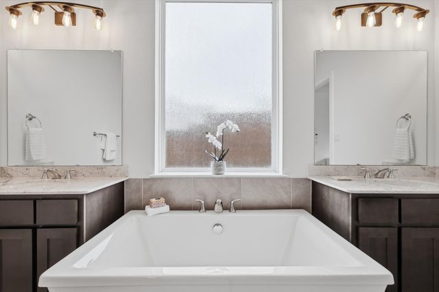 2020 Grey Bark Street, Fort Worth, TX 76008