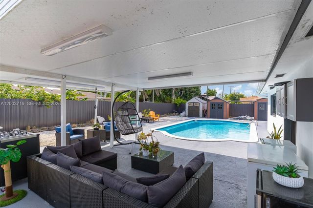 4211 W 8th Ave, Hialeah, FL 33012