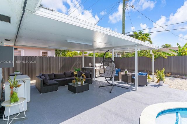 4211 W 8th Ave, Hialeah, FL 33012