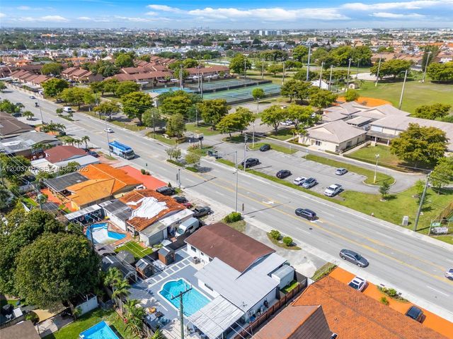 4211 W 8th Ave, Hialeah, FL 33012